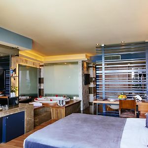 Deluxe Double Room Bath